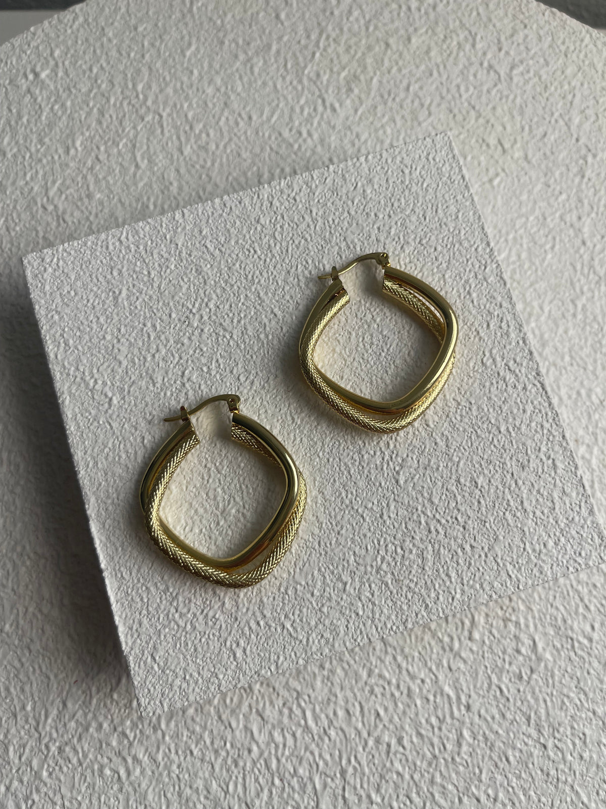 Alondra Hoops